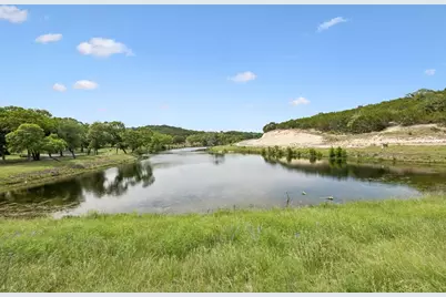 1051 N Cattlemans Crossing Dr, Kerrville, TX 78028 - Photo 35