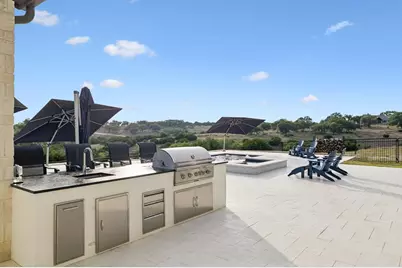 1051 N Cattlemans Crossing Dr, Kerrville, TX 78028 - Photo 33