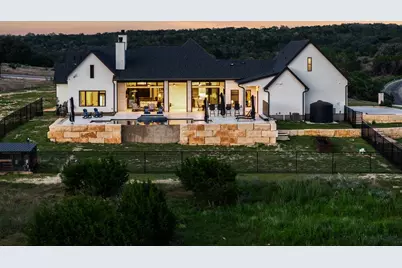 1051 N Cattlemans Crossing Dr, Kerrville, TX 78028 - Photo 39