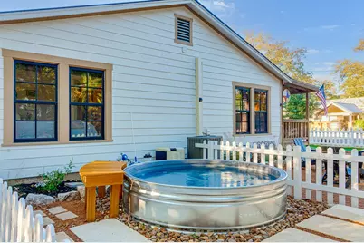 109 E College St, Fredericksburg, TX 78624 - Photo 15