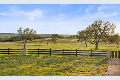 4827 Maenius Rd, Blanco, TX 78606 - Photo 7