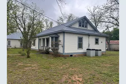 211 W Hackberry St, Fredericksburg, TX 78624 - Photo 3