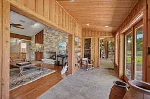 722 W Lacey Oak Pkwy, Kerrville, TX 78028 - Photo 15
