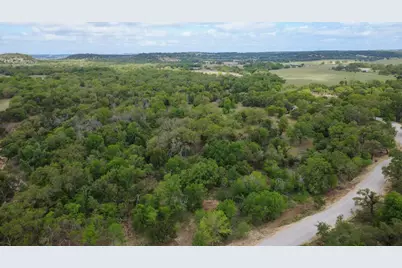 1 Baj Ln, Fredericksburg, TX 78624 - Photo 3
