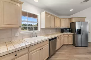 200 Red Oak Ln, Ingram, TX 78025 - Photo 5