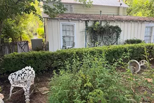 208 S Crockett St, Fredericksburg, TX 78624 - Photo 19