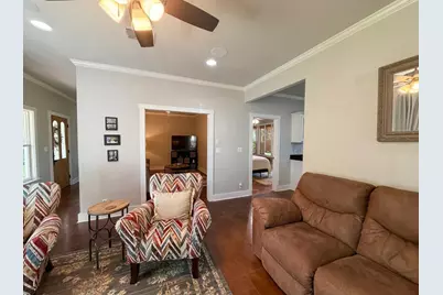 709 W Travis St, Fredericksburg, TX 78624 - Photo 11