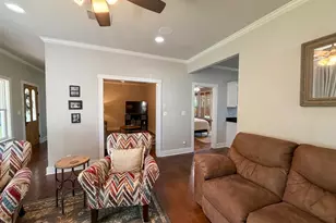709 W Travis St, Fredericksburg, TX 78624 - Photo 11
