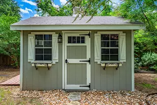 709 W Travis St, Fredericksburg, TX 78624 - Photo 9