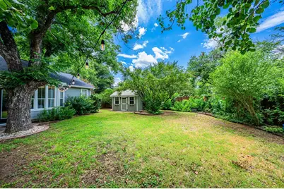 709 W Travis St, Fredericksburg, TX 78624 - Photo 5