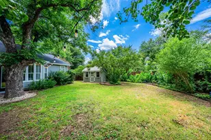 709 W Travis St, Fredericksburg, TX 78624 - Photo 5