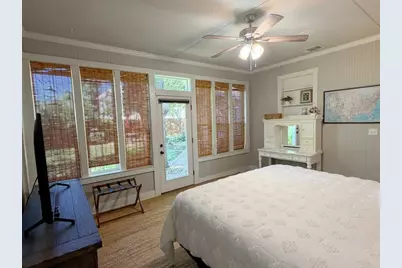 709 W Travis St, Fredericksburg, TX 78624 - Photo 25