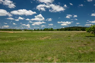 9 Baj Ln, Fredericksburg, TX 78624 - Photo 11