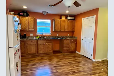 306 W Park St, Fredericksburg, TX 78624 - Photo 5