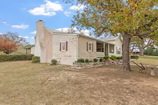 1447 Royal Oaks Loop, Fredericksburg, TX 78624 - Photo 3