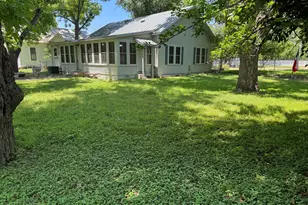 509 W Creek St, Fredericksburg, TX 78624 - Photo 5