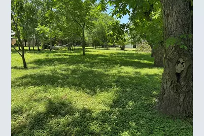 509 W Creek St, Fredericksburg, TX 78624 - Photo 7
