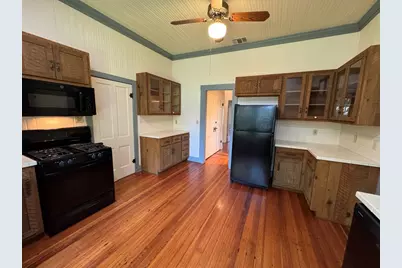 509 W Creek St, Fredericksburg, TX 78624 - Photo 13