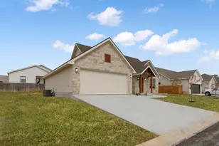 114 Madrona Ln, Fredericksburg, TX 78624 - Photo 5
