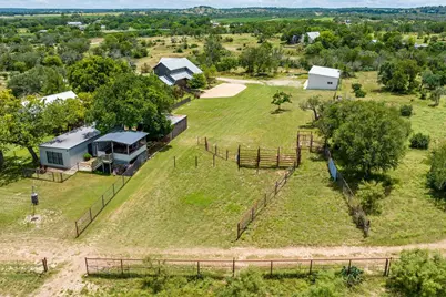1556 Pfiester Rd, Fredericksburg, TX 78624 - Photo 49