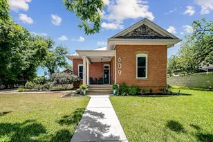 609 W Austin St, Fredericksburg, TX 78624 - Photo 7