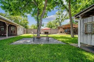 609 W Austin St, Fredericksburg, TX 78624 - Photo 35