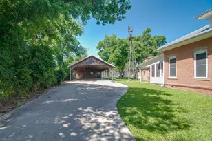 609 W Austin St, Fredericksburg, TX 78624 - Photo 49