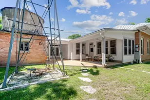 609 W Austin St, Fredericksburg, TX 78624 - Photo 33