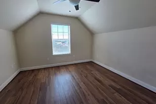 1004 E Hill St, Fredericksburg, TX 78624 - Photo 15