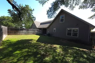 1004 E Hill St, Fredericksburg, TX 78624 - Photo 21