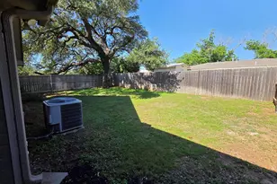 1004 E Hill St, Fredericksburg, TX 78624 - Photo 19