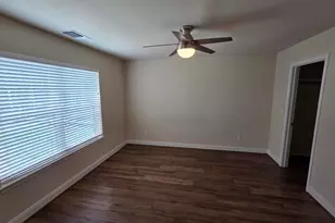 1004 E Hill St, Fredericksburg, TX 78624 - Photo 9