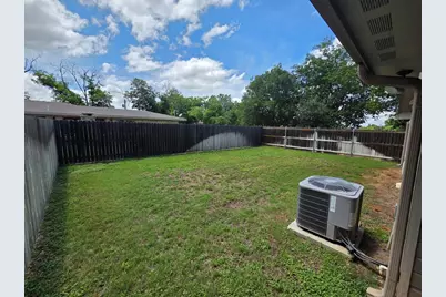 1004 E Hill St #B, Fredericksburg, TX 78624 - Photo 13