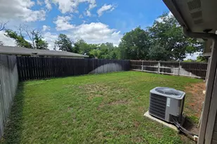 1004 E Hill St, Fredericksburg, TX 78624 - Photo 13