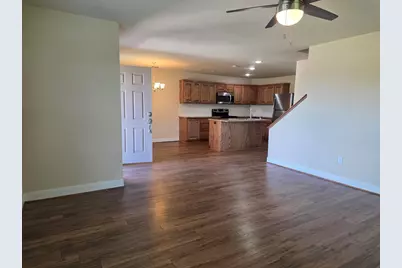 1004 E Hill St #B, Fredericksburg, TX 78624 - Photo 3