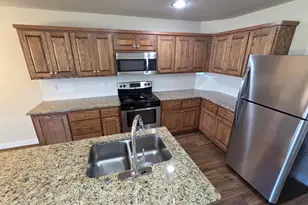 1004 E Hill St, Fredericksburg, TX 78624 - Photo 7