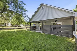 507 St Geralda St, Fredericksburg, TX 78624 - Photo 3