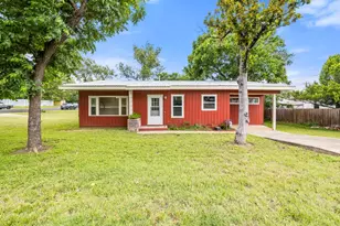 304 W Live Oak St, Fredericksburg, TX 78624 - Photo 1