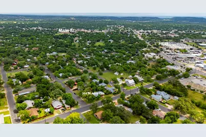 304 W Live Oak St, Fredericksburg, TX 78624 - Photo 21
