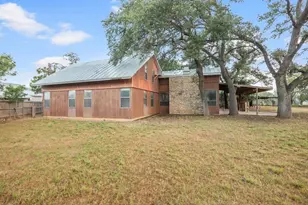604 N Cherry St, Fredericksburg, TX 78624 - Photo 9