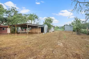 604 N Cherry St, Fredericksburg, TX 78624 - Photo 13