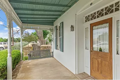 209 W San Antonio St, Fredericksburg, TX 78624 - Photo 9