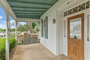 209 W San Antonio St, Fredericksburg, TX 78624 - Photo 9