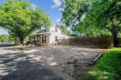 212 W Peach St, Fredericksburg, TX 78624 - Photo 29