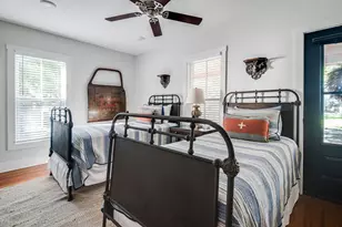 212 W Peach St, Fredericksburg, TX 78624 - Photo 13