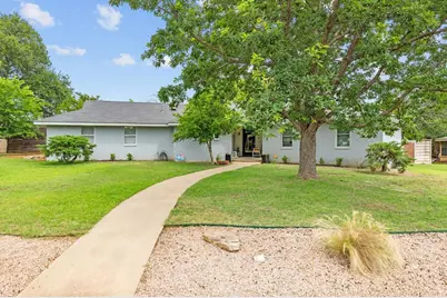 1003 Avenue A, Fredericksburg, TX 78624 - Photo 1