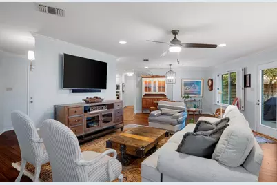 1003 Avenue A, Fredericksburg, TX 78624 - Photo 3