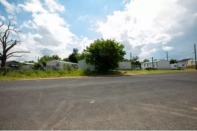 613 Mustang St, Fredericksburg, TX 78624 - Photo 11