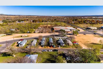 613 Mustang St, Fredericksburg, TX 78624 - Photo 3