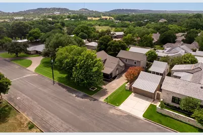 306 S Acorn St, Fredericksburg, TX 78624 - Photo 67